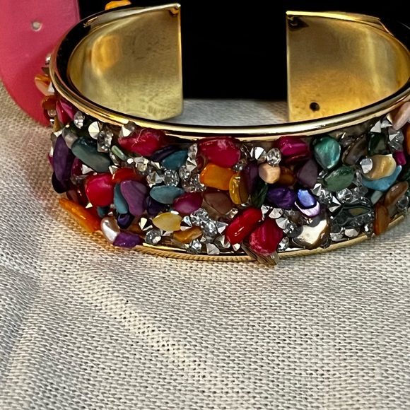 SPG Fashion Gold Tone Jewelry Set. - Picture 6 of 10